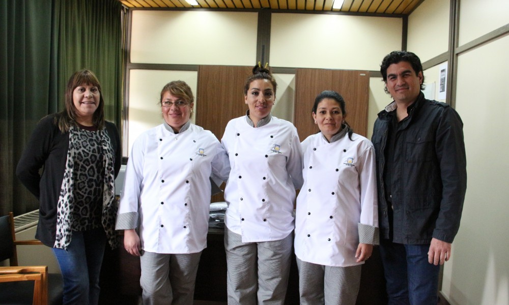 Entregaron uniformes al personal de Servicios Generales