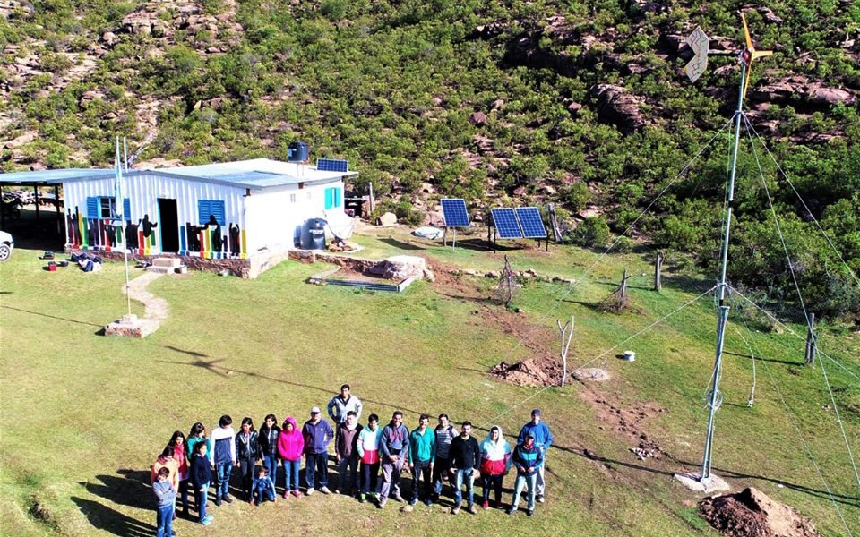 Crean un sistema eÃ³lico solar para una escuela rural