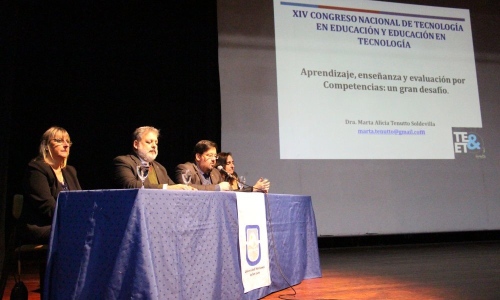 Comenzó el XIV Congreso Nacional de Tecnología en Educación y Educación en Tecnología