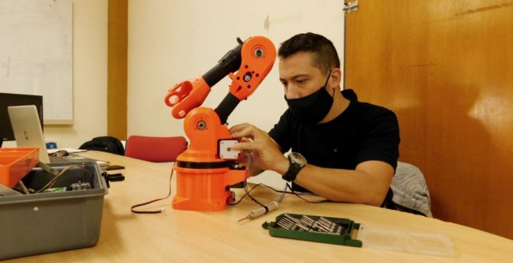 Construyen un nuevo robot para uso académico