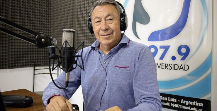 Radio Universidad estrena «Voces del cincuentenario» con Oscar Flores