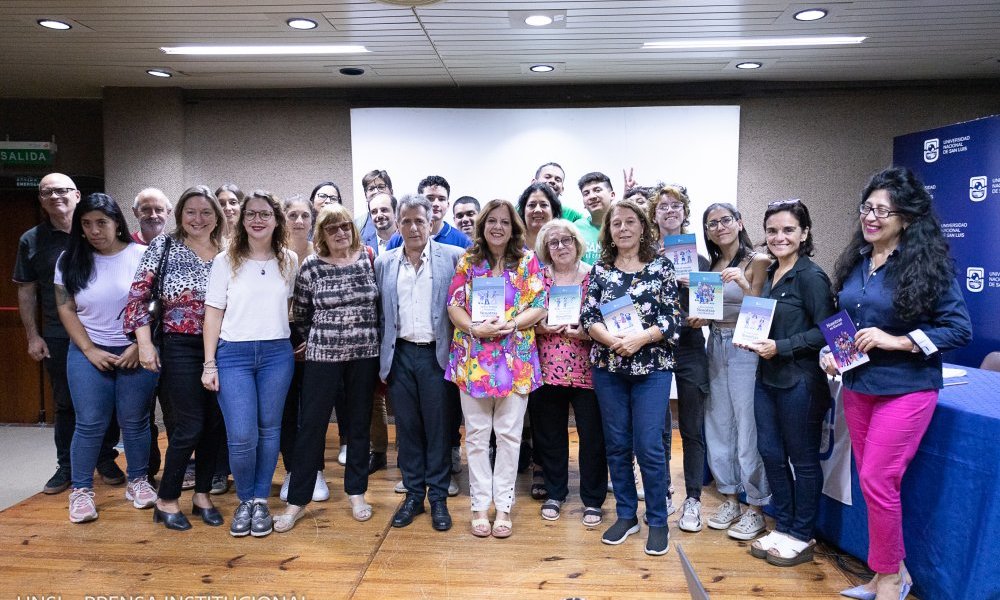 Presentaron el libro «Nosotras en Libertad» en versión impresa