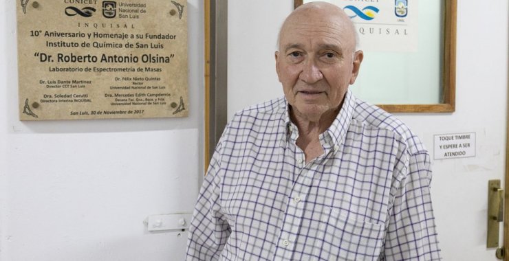 Roberto Olsina, un exponente en la formación y consolidación de la química