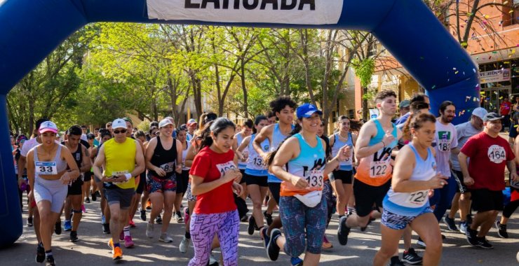 Más de 300 atletas participaron de la maratón cross aniversario de la UNSL